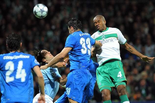 Naldo (Bremen, re.) gegen Traianos Dellas (Famagusta) Fußball EC 1 Herren Champions League 2008 2009, SV Werder Bremen - Anorthosis Famagusta FC Gruppe Bremen Dynamik,