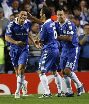 Frank Lampard (li.), Ricardo Carvalho (Mitte) und John Terry (alle Chelsea) - Torjubel - EDITORIAL USE ONLY. No use with unauthorised audio, video, data, fixture lists, club league logos or live services. Online in-match use limited to 120 images, no video emulation. No use in betting, games or single club league player publications. Fußball EC 1 Herren Champions League 2008 2009, Chelsea FC London Gruppe London Freude,
