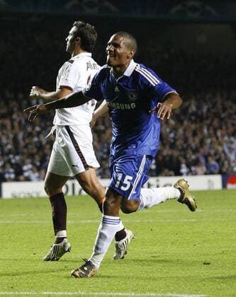 Florent Malouda (Chelsea) - Torjubel - EDITORIAL USE ONLY. No use with unauthorised audio, video, data, fixture lists, club league logos or live services. Online in-match use limited to 120 images, no video emulation. No use in betting, games or single club league player publications. Fußball EC 1 Herren Champions League 2008 2009, Chelsea FC London - Girondins de Bordeaux 4:0 Gruppe London Freude,