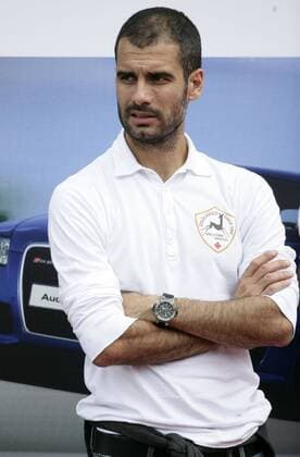 Trainer Josep Guardiola (FC Barcelona) - Pressetermin am Rande des DTM Laufes in Barcelona Fußball Herren Deutsche Tourenwagen Meisterschaft 2008, DTM, Masters, Tourenwagenmeisterschaft, Motorsport Einzelbild Pep Barcelona