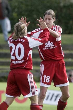 Kerstin Garefrekes (re.) und Petra Wimbersky (beide FFC Frankfurt) - Torjubel Fußball 1. BL Damen Saison 2008 2009, Frauen, Frauenfußball, 1. FFC Frankfurt Gruppe Frankfurt M. Freude,