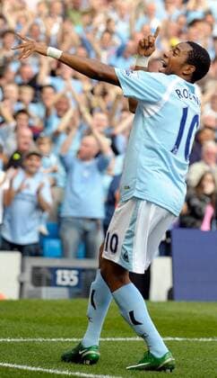 Robinho (Manchester City) - Torjubel - EDITORIAL USE ONLY. No use with unauthorised audio, video, data, fixture lists, club league logos or live services. Online in-match use limited to 120 images, no video emulation. No use in betting, games or single club league player publications. Fußball Herren English Premier League 2008 2009, 1. Englische Liga, Manchester City Einzelbild Manchester Freude,