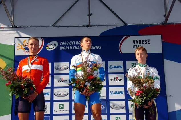 Siegerehrung Einzelzeitfahren der Straßenradsport WM 2008 in Varese - v.li.: Patrick Gretsch (Deutschland), U23 Weltmeister Adriano Malori (Italien), Cameron Meyer (Australien) - Radsport WM Herren WM 2008, U23, U 23, Junioren, Nachwuchs, Straßenradsport, Straße, Rad, Gruppe Zeitfahren Einzelzeitfahren Varese