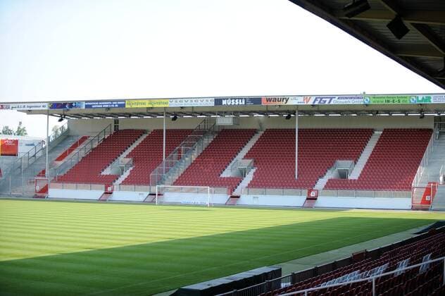 Stadion der Freundschaft, Heimspielstätte von Energie Cottbus Fußball 1. BL Herren Saison 2008 2009, FC Energie Cottbus, Austragungsort, Spielstätte Totale Cottbus Leere,