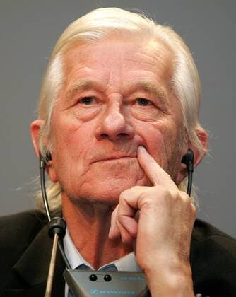 Nationaltrainer Karel Brückner (Österreich) während der Konferenz der europäischen Nationaltrainer 2008 -  Fußball Herren 8. UEFA Konferenz der europäischen Nationaltrainer 2008, Tagung, Kongress, Versammlung Porträt Wien Nachdenklichkeit,