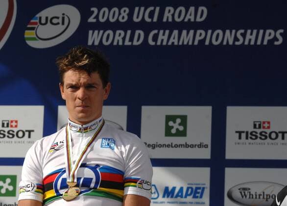 Weltmeister Bert Grabsch (Deutschland) bei der Siegerehrung Einzelzeitfahren bei der WM 2008 Radsport WM Herren WM 2008, Rad, Straße, Straßenradsport, Zeitfahren, Einzelzeitfahren Einzelbild Varese
