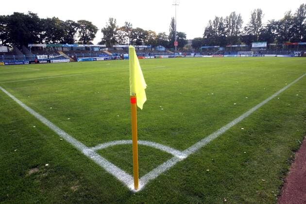 Leere Ränge im Chemnitzer Stadion an der Gellertstraße - Aufgrund einer Strafe wegen fremdenfeindlicher Fanäußerungen dürfen nur 1000 Zuschauer das heutige Heimspiel des Chemnitzer FC sehen Fußball Herren Regionalliga Nord 2008, Chemnitzer FC, CFC Totale Chemnitz Leere,