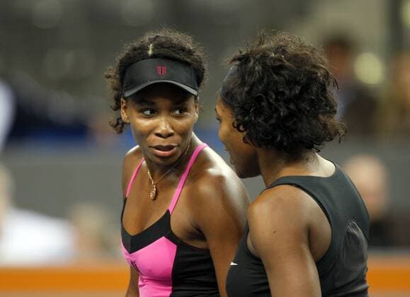 Venus (li.) und Serena Williams (beide USA) Tennis Damen Porsche Grand Prix 2008, WTA Tour, Vdig Gruppe Stuttgart