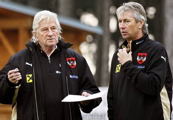 Nationaltrainer Karel Brückner (li.) und Co Trainer Jan Kocian (beide Österreich) -  Fußball Herren Nationalmannschaft 2008, Training Gruppe Lindabrunn