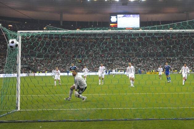 Thierry Henry (Frankreich) erzielt das Tor zum 1:0 -  Fußball Länderspiel Herren Freundschaftsspiel 2008, Testspiel, Test, Nationalteam, Nationaltrikot Totale Paris