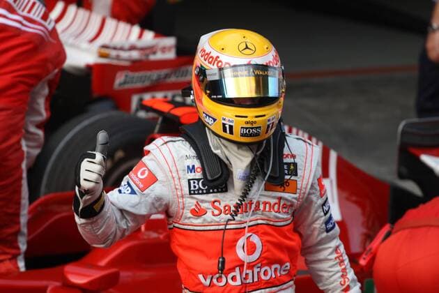 Lewis Hamilton (England McLaren Mercedes) holt sich die Pole Position beim GP von China 2008 Motorsport Grand Prix Herren Großer Preis von China 2008, Formel 1 Weltmeisterschaft, F1, F, GP, WM, Qualifying Einzelbild Shanghai Freude,
