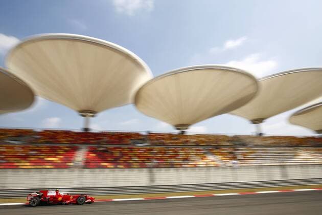 Felipe Massa (Brasilien Ferrari) in seinem Boliden auf dem Shanghai International Circuit -  Motorsport Grand Prix Herren Großer Preis von China 2008, Formel 1 Weltmeisterschaft, F1, F, GP, WM, Qualifying Totale Shanghai International Circuit Shanghai Dynamik,