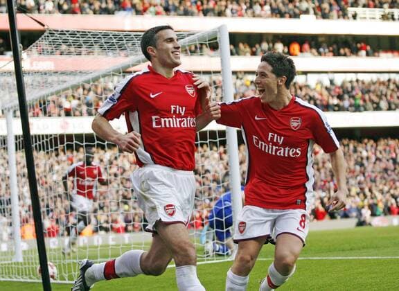 Robin van Persie (li.) und Samir Nasri (beide Arsenal) - Torjubel - EDITORIAL USE ONLY. No use with unauthorised audio, video, data, fixture lists, club league logos or live services. Online in-match use limited to 120 images, no video emulation. No use in betting, games or single club league player publications. Fußball Herren English Premier League 2008 2009, 1. Englische Liga, Arsenal FC London Gruppe London Freude,