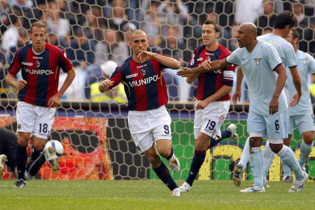 Marco Di Vaio (Bologna, 2.v.li.) - Torjubel, Ousmane Dabo (Lazio Rom, re.) enttäuscht -  Fußball Herren Serie A 2008 2009, 1. Liga, Bologna FC - Lazio Rom 3:1 Gruppe Bologna Freude, Enttäuschung,