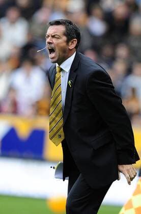 Trainer Phil Brown (Hull City) gibt lautstark Anweisungen - EDITORIAL USE ONLY. No use with unauthorised audio, video, data, fixture lists, club league logos or live services. Online in-match use limited to 120 images, no video emulation. No use in betting, games or single club league player publications. Fußball Herren English Premier League 2008 2009, 1. Englische Liga, Hull City Einzelbild Kingston upon Hull