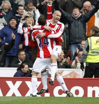 Danny Higginbottom (re.) und Rory Delap (beide Stoke City) - Torjubel - EDITORIAL USE ONLY. No use with unauthorised audio, video, data, fixture lists, club league logos or live services. Online in-match use limited to 120 images, no video emulation. No use in betting, games or single club league player publications. Fußball Herren English Premier League 2008 2009, 1. Englische Liga, Stoke City Gruppe Stoke On Trent Freude,