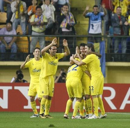 Torjubel Villarreal, u.a. Joan Capdevila (2.v.re.) -  - NOxONLINExUSE Fußball EC 1 Herren Champions League 2008 2009, Villarreal CF Gruppe Villarreal Freude,