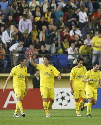 Joan Capdevila (Villarreal, 2.v.li.) - Torjubel -  - NOxONLINExUSE Fußball EC 1 Herren Champions League 2008 2009, Villarreal CF Gruppe Villarreal Freude,