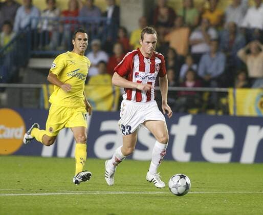 Thomas Enevoldsen (Aalborg, re.) am Ball -  - NOxONLINExUSE Fußball EC 1 Herren Champions League 2008 2009, Villarreal CF - Aalborg BK 6:3 Gruppe Villarreal Dynamik,