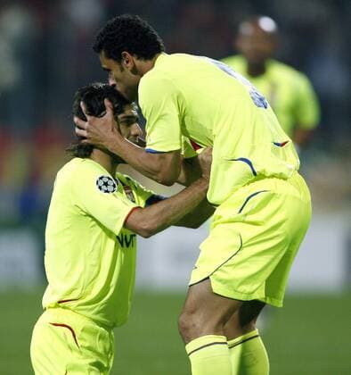 Juninho (li.) und Fred (beide Lyon) - Torjubel -  (pan28390) Fußball EC 1 Herren Champions League 2008 2009, Olympique Lyonnais, OL, Gruppe Bukarest Freude,