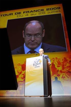 Fürst Albert von Monaco als Redner bei der Präsentation der Strecke der Tour de France 2009 -  (pan28394) Radsport Herren Tour de France 2009, Vorschau 2008, Straße, Rad, Straßenradsport Einzelbild Paris