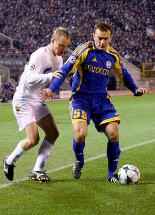 Aleksandr Yurevich (Borisov, re.) gegen Aleksandr Anyukov (St. Petersburg) -  Fußball EC 1 Herren Champions League 2008 2009, Zenit St. Petersburg - FC BATE Borisov Gruppe St. Petersburg