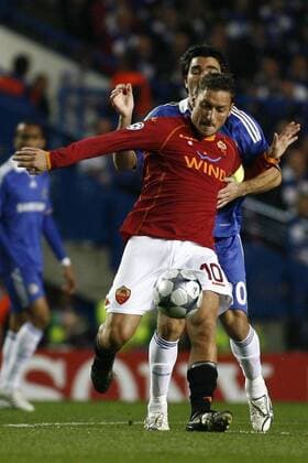 Francesco Totti (AS Rom, vorn) gegen Deco (Chelsea) -  Fußball EC 1 Herren Champions League 2008 2009, Chelsea FC London - AS Rom, Roma Gruppe London