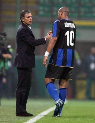 Trainer Jose Mourinho (li.) und Adriano (beide Inter Mailand) - Torjubel -  Fußball EC 1 Herren Champions League 2008 2009, FC Internazionale Mailand Gruppe Mailand