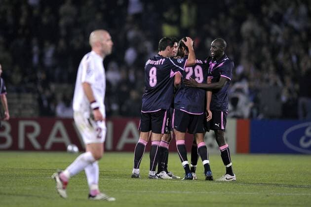 Schlußjubel Bordeaux, u.a. Yoann Gourcuff (2.v.li.) -  Fußball EC 1 Herren Champions League 2008 2009, Girondins de Bordeaux - CFR 1907 Ecomax Cluj 1:0 Gruppe Bordeaux