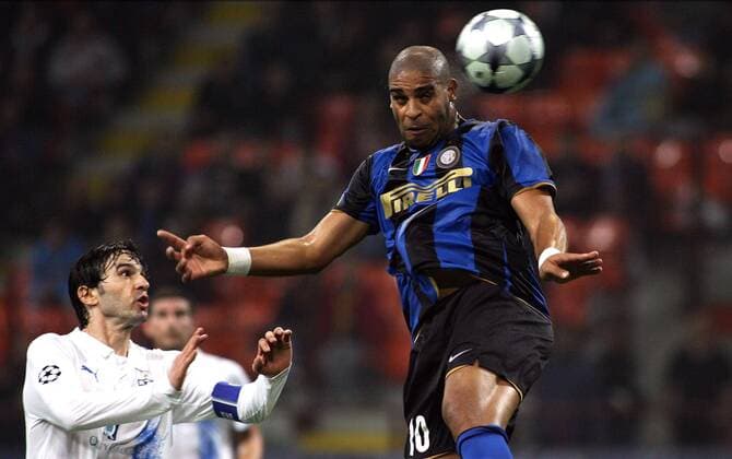 Adriano (Inter Mailand, re.) im Duell -  Fußball EC 1 Herren Champions League 2008 2009, FC Internazionale Mailand - Anorthosis Famagusta FC 1:0 Gruppe Mailand Dynamik,