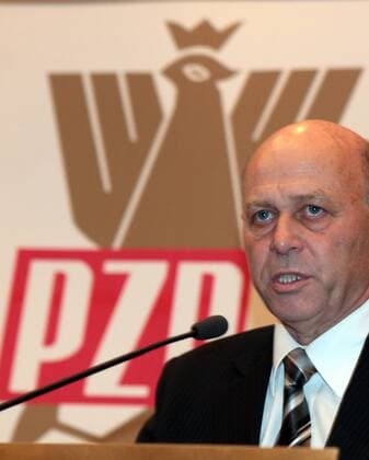 Grzegorz Lato (Polen) hält als neu gewählter Präsident des polnischen Fußballverbandes PZPN eine Ansprache -  (msm301008) Fußball Herren Wahl PZPN Präsident 2008, Präsidentenwahl, Verbandspräsident, Fußballverband Porträt Warschau