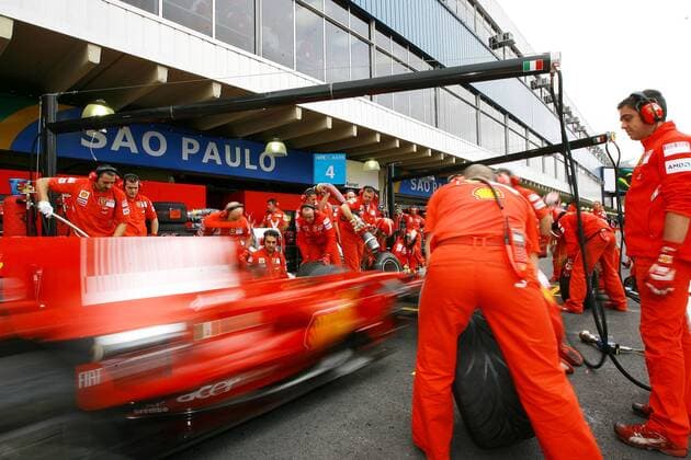 Kimi Räikkönen (Finnland Ferrari) - Boxenstopp Motorsport Grand Prix Herren Großer Preis von Brasilien 2008, Formel 1 Weltmeisterschaft, F1, F, GP, WM, Freies Training, Vdig Totale Interlagos Sao Paulo Dynamik,