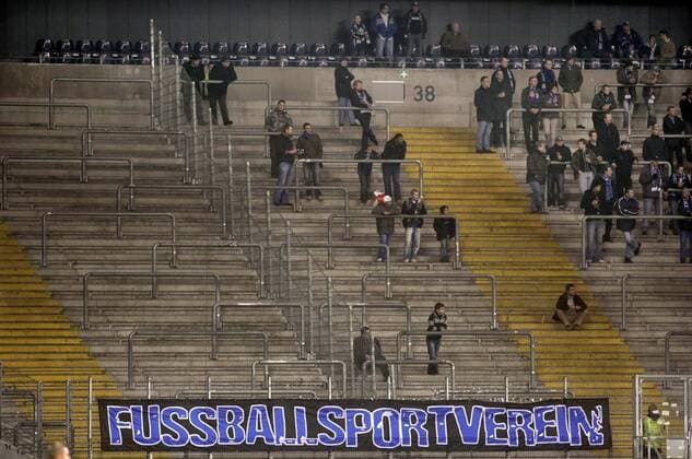 Fußball, Stadiongeschichte FSV Frankfurt Mangelndes Zuschauerinteresse beim Heimspiel des FSV Frankfurt Fußball 2. BL Herren Saison 2008 2009, FSV Frankfurt Totale Frankfurt M.