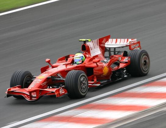 Felipe Massa (Brasilien Ferrari) in seinem Boliden Motorsport Grand Prix Herren Großer Preis von Brasilien 2008, Formel 1 Weltmeisterschaft, F1, F, GP, WM, Freies Training Einzelbild Interlagos Sao Paulo