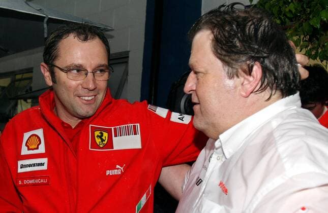 Teamchef Stefano Domenicali (Italien Ferrari) und Motorsportchef Norbert Haug (Deutschland McLaren Mercedes) -  Motorsport Grand Prix Herren Großer Preis von Brasilien 2008, Formel 1 Weltmeisterschaft, F1, F, GP, WM Gruppe Interlagos Sao Paulo