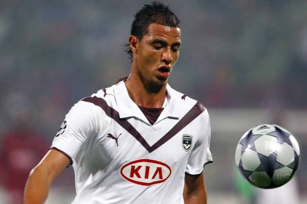 Marouane Chamakh (Bordeaux) am Ball -  (pan28587) Fußball EC 1 Herren Champions League 2008 2009, Girondins de Bordeaux Einzelbild Cluj Napoca
