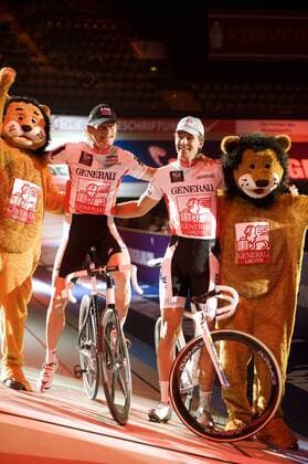 Bruno Risi (Schweiz, li.) und Peter Schepp (Niederlande) - Fahrervorstellung Radsport Herren 45. Münchener Sechstagerennen 2008, Sechstage, Sechs, Sixdays, six days Gruppe München