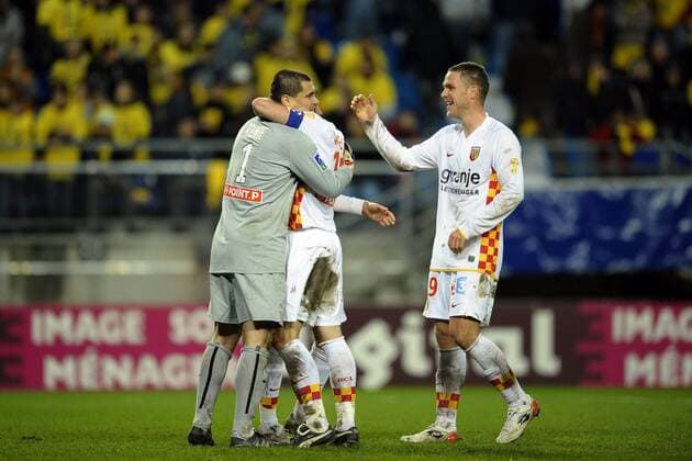 Schlussjubel Lens, u.a. Torwart Vedran Runje -  Fußball Herren Coupe de la Ligue 2008 2009, Ligapokal, Pokal, Pokalspiel, Racing Club de Lens, RC Gruppe Sochaux Freude,