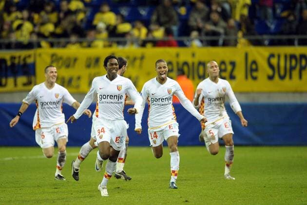 Torjubel Lens -  Fußball Herren Coupe de la Ligue 2008 2009, Ligapokal, Pokal, Pokalspiel, Racing Club de Lens, RC Totale Sochaux Freude, Begeisterung,