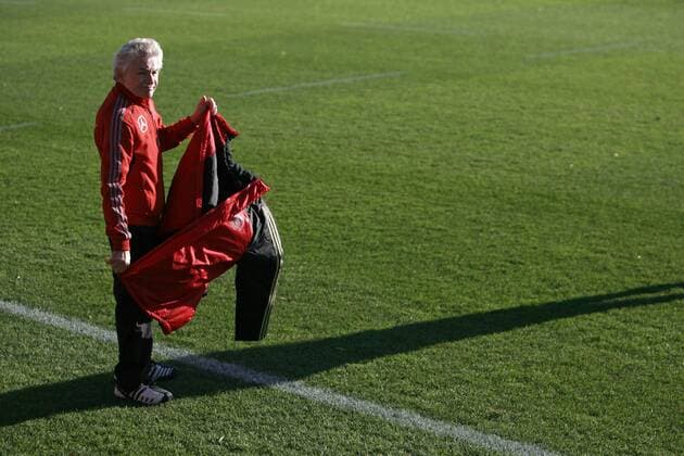 Physiotherapeut Adolf Katzenmeier (Deutschland) Fußball Herren Nationalteam 2008, Training Einzelbild Berlin