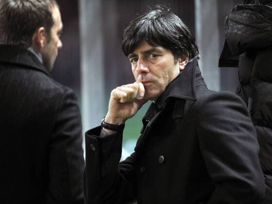 Bundestrainer Joachim Löw (Deutschland) nachdenklich Fußball Länderspiel Herren Freundschaftsspiel 2008, Testspiel, Test, Nationalmannschaft, Einzelbild Berlin Nachdenklichkeit,