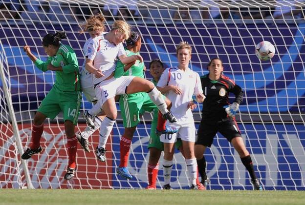 Caroline Walde (Norwegen U20, 3.v.li.) gegen Valeria Hernandez (Mexiko U20, li.) - Fußball WM Damen Frauen U20 WM, Länderspiel, Frauenfußball, Nationalmannschaft, Nationaltrikot, U 20 Gruppe o00 2008 Temuco Dynamik,