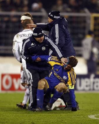 Dmitry Likhtarovich (Borisov, re.) mit Schmerzen am Boden -  - NOxONLINExUSE Fußball EC 1 Herren Champions League 2008 2009, FC BATE Borisov - Real Madrid CF 0:1 Gruppe Minsk