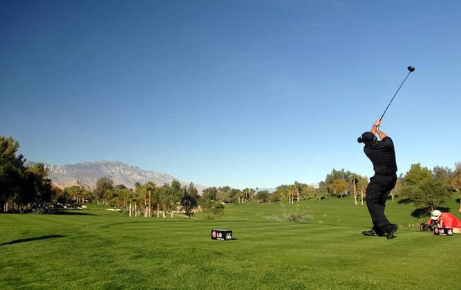 Phil Mickelson (USA) spielt Loch 10 im Indian Wells Golf Resort -  Golf Herren LG Skins Game 2008, PGA Tour Totale Indian Wells