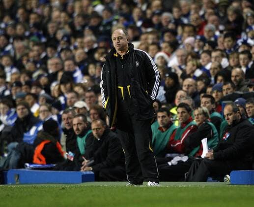Trainer Luiz Felipe Scolari (Chelsea) enttäuscht - EDITORIAL USE ONLY. No use with unauthorised audio, video, data, fixture lists, club league logos or live services. Online in-match use limited to 120 images, no video emulation. No use in betting, games or single club league player publications. Fußball EC 1 Herren Champions League 2008 2009, Chelsea FC London Einzelbild London Enttäuschung,