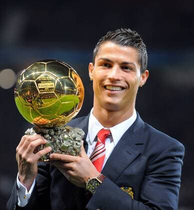 Cristiano Ronaldo (Manchester United Portugal) wird als weltbester Fußballer 2008 mit dem goldenen Ball ausgezeichnet - EDITORIAL USE ONLY. No use with unauthorised audio, video, data, fixture lists, club league logos or live services. Online in-match use limited to 120 images, no video emulation. No use in betting, games or single club league player publications. Fußball EC 1 Herren Champions League 2008 2009, Manchester United, ManU Einzelbild Manchester Freude,