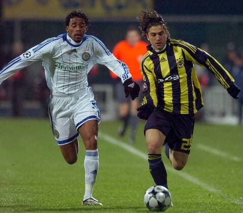 Betao (Dynamo Kiew, li.) gegen Ugur Boral (Fenerbahce) -  Fußball EC 1 Herren Champions League 2008 2009, Dynamo Kiew - Fenerbahce Istanbul Gruppe Kiew Dynamik,