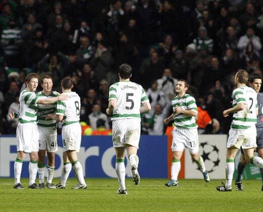 Torjubel Celtic Glasgow um Aiden McGeady (2.v.li.) -  - NOxONLINExUSE Fußball EC 1 Herren Champions League 2008 2009, Celtic Glasgow Gruppe Glasgow Freude,