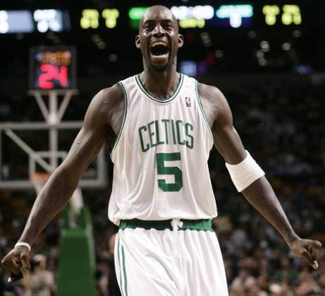 Kevin Garnett (Boston Celtics) jubelt -  (BOS20081215016) Basketball Herren NBA 2008 2009 Einzelbild Boston Freude,