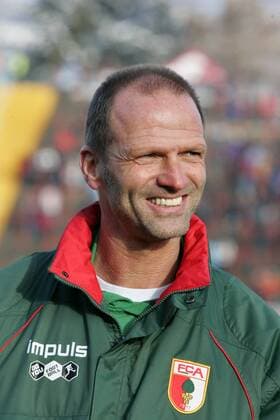 Trainer Holger Fach (Augsburg) gut gelaunt Fußball 2. BL Herren Saison 2008 2009, FC Augsburg Porträt Augsburg Freude,